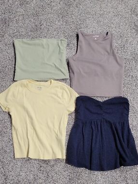 Hollister Set Of 4 Cute Tops